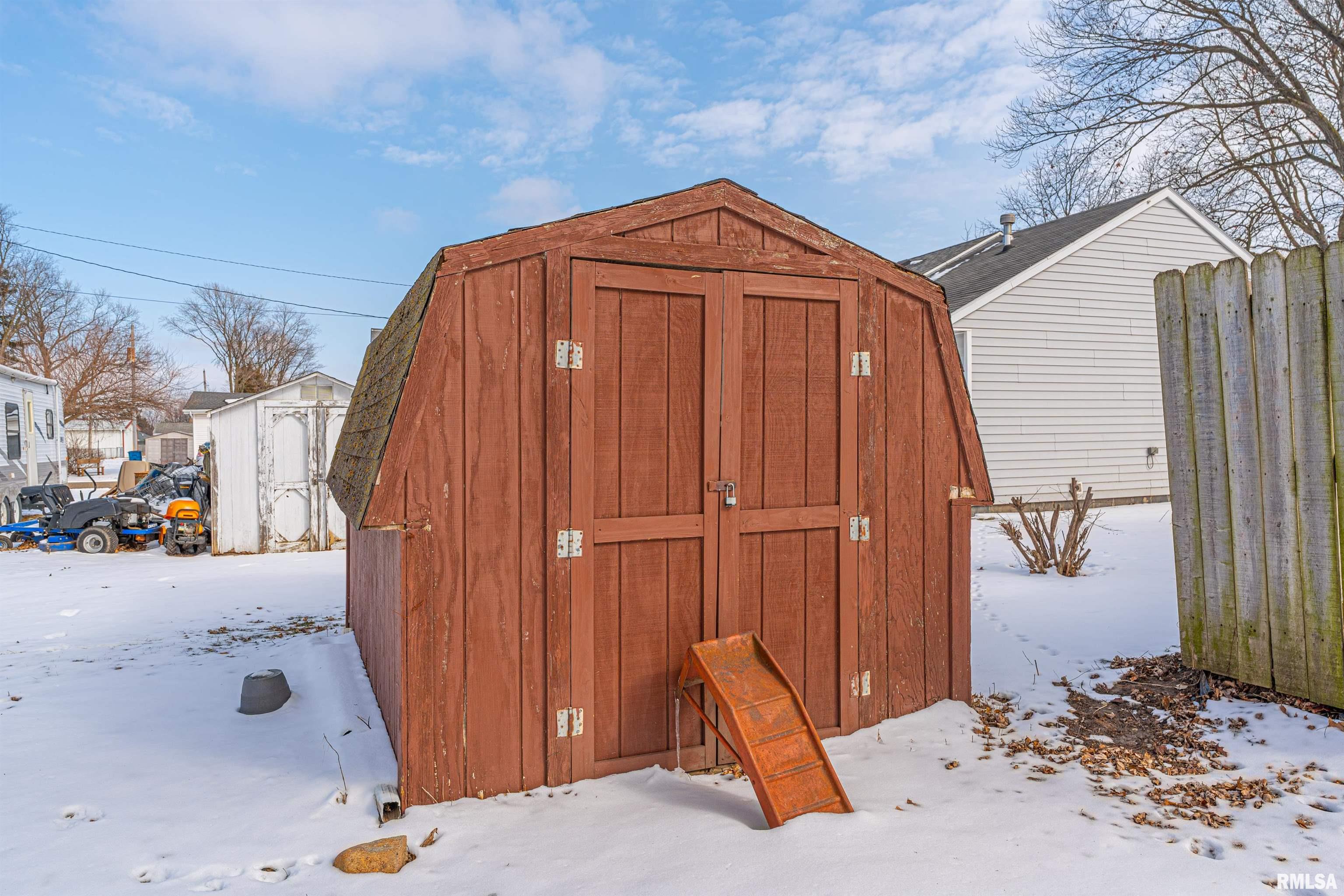 405 Northeast 3rd Street Atlanta, IL 61723 - Photo 15 of 17