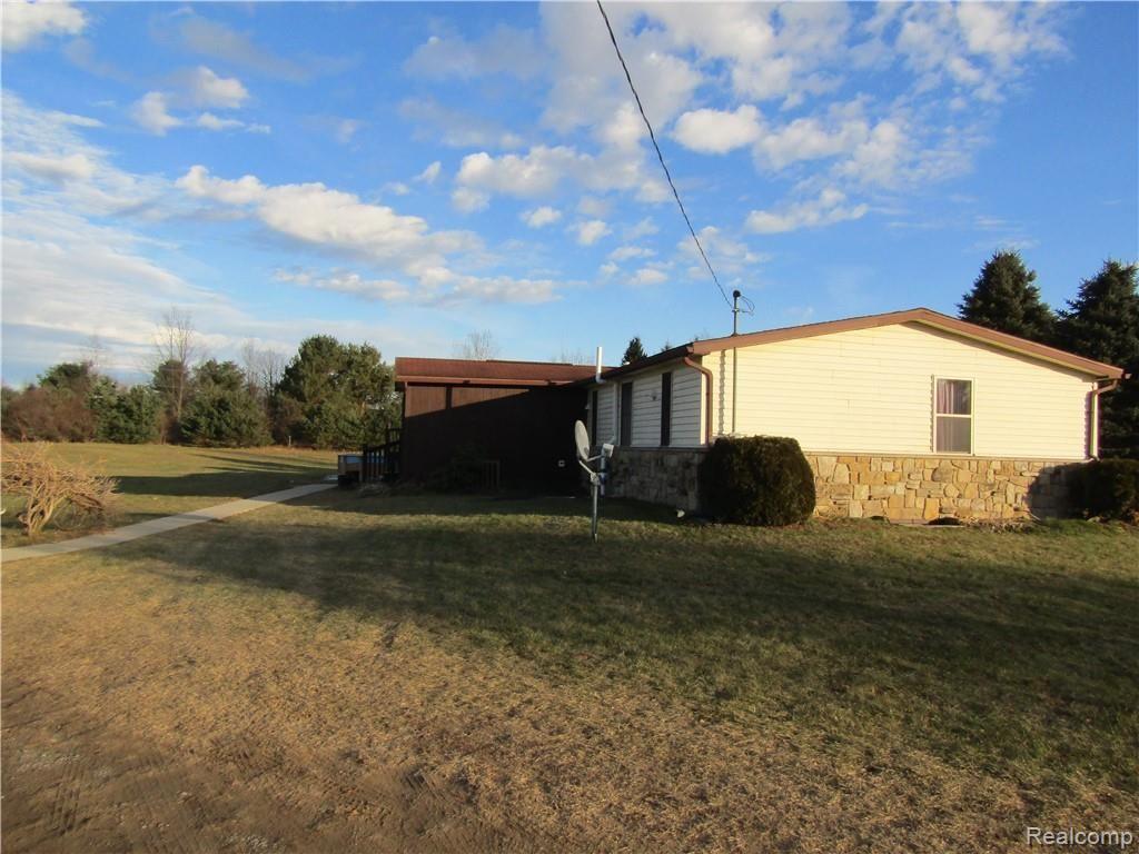 1823 West Lovejoy Road Perry, MI 48872 - Photo 4 of 55 IMG_0200.JPG