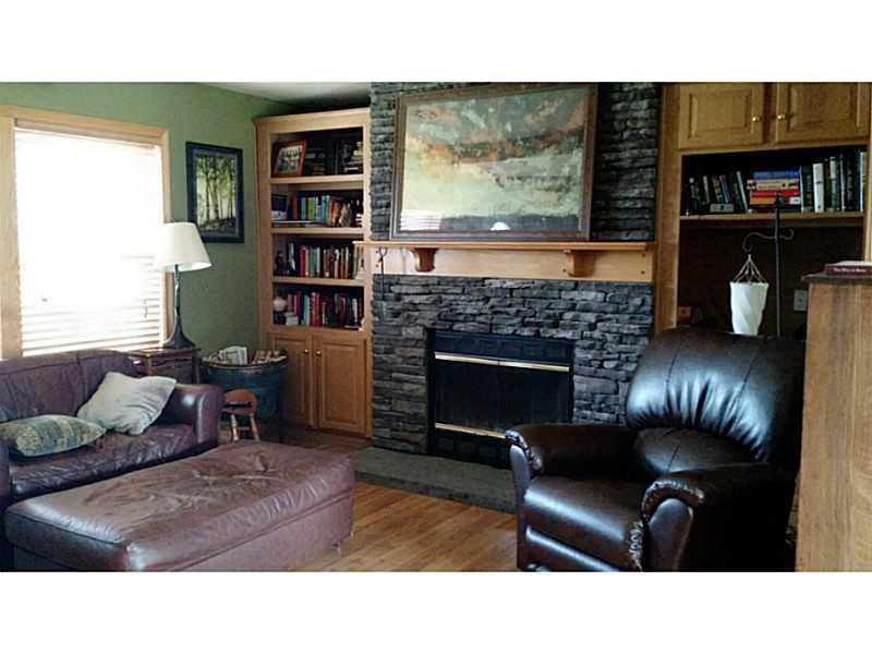 79 Thompson Road Mercer, PA 16137 - Photo 6 of 18 Living Room.