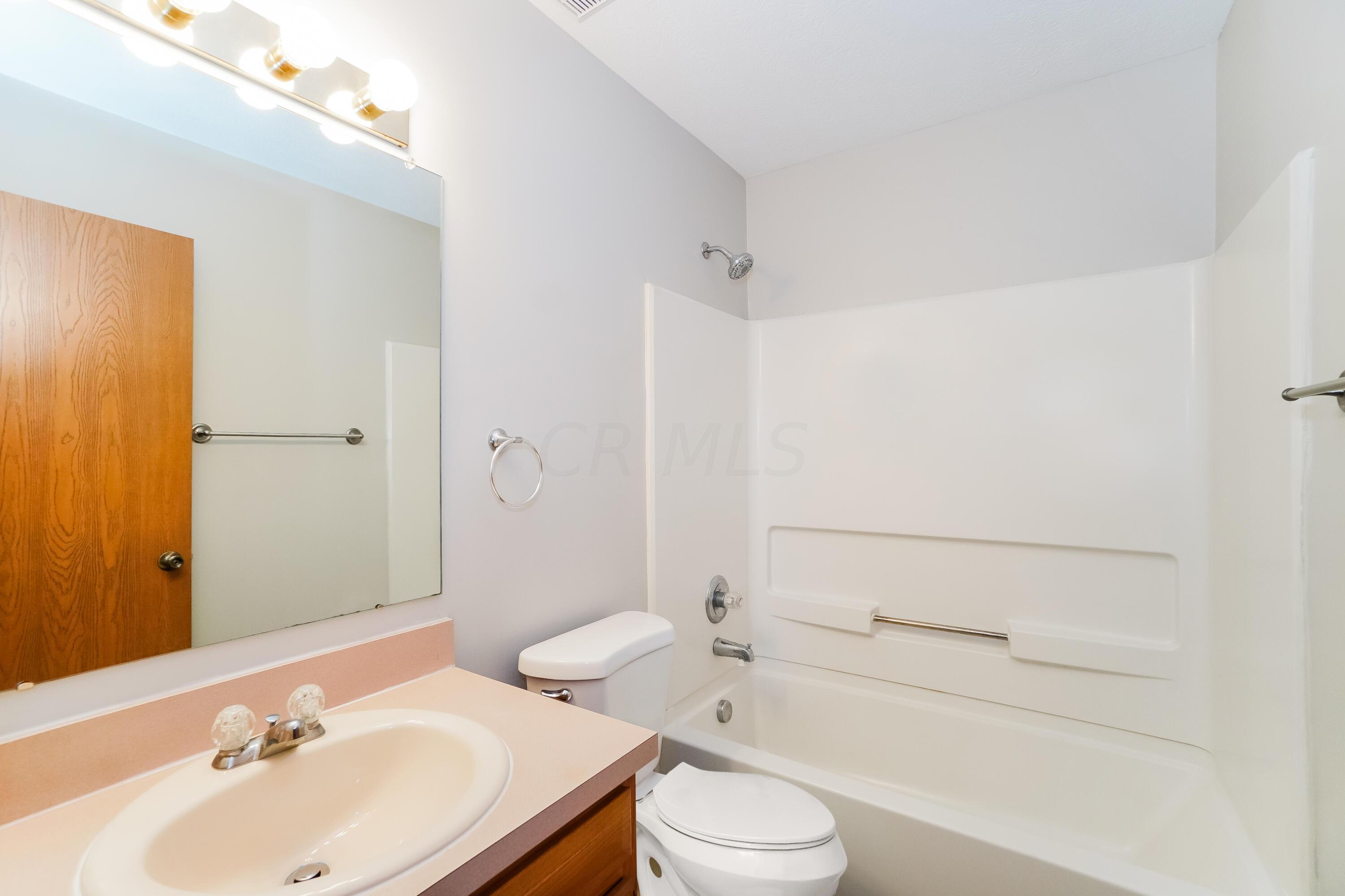 411 Lockbay Road Commercial Point, OH 43116 - Photo 14 of 17 030-photo-bathroom-12930860