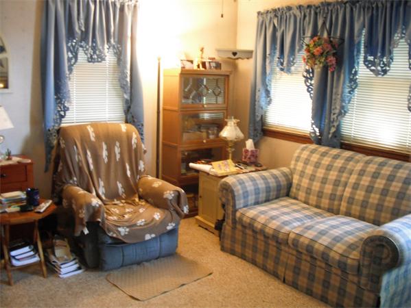 31 Jardine Street Springfield, MA 01107 - Photo 3 of 7 Gallery Image 3
