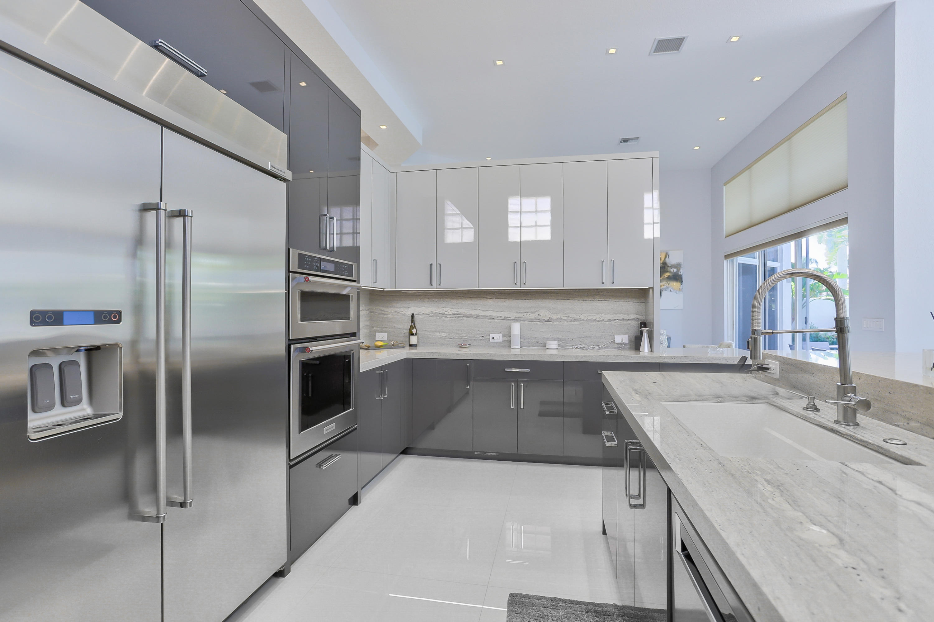 6573 Somerset Circle Boca Raton, FL 33496 - Photo 17 of 48 Kitchen