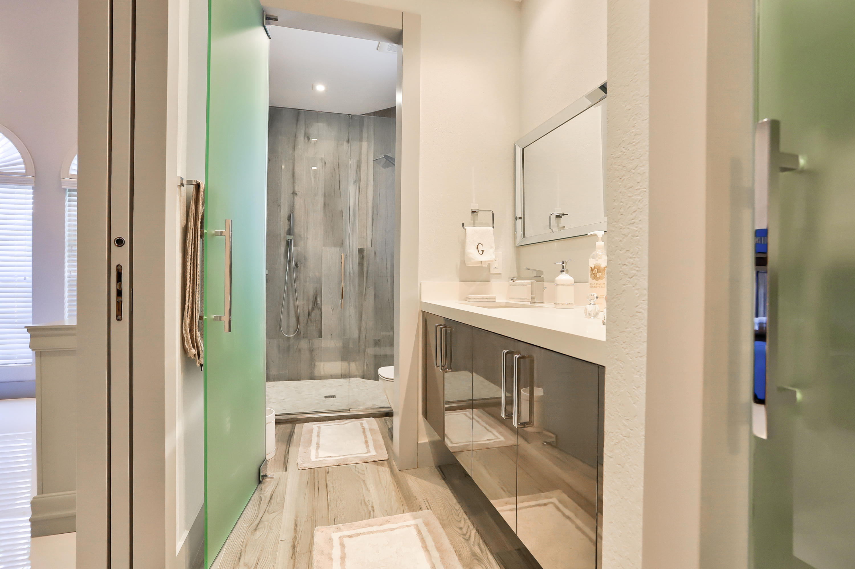 6573 Somerset Circle Boca Raton, FL 33496 - Photo 32 of 48 Jack n Jill Bath