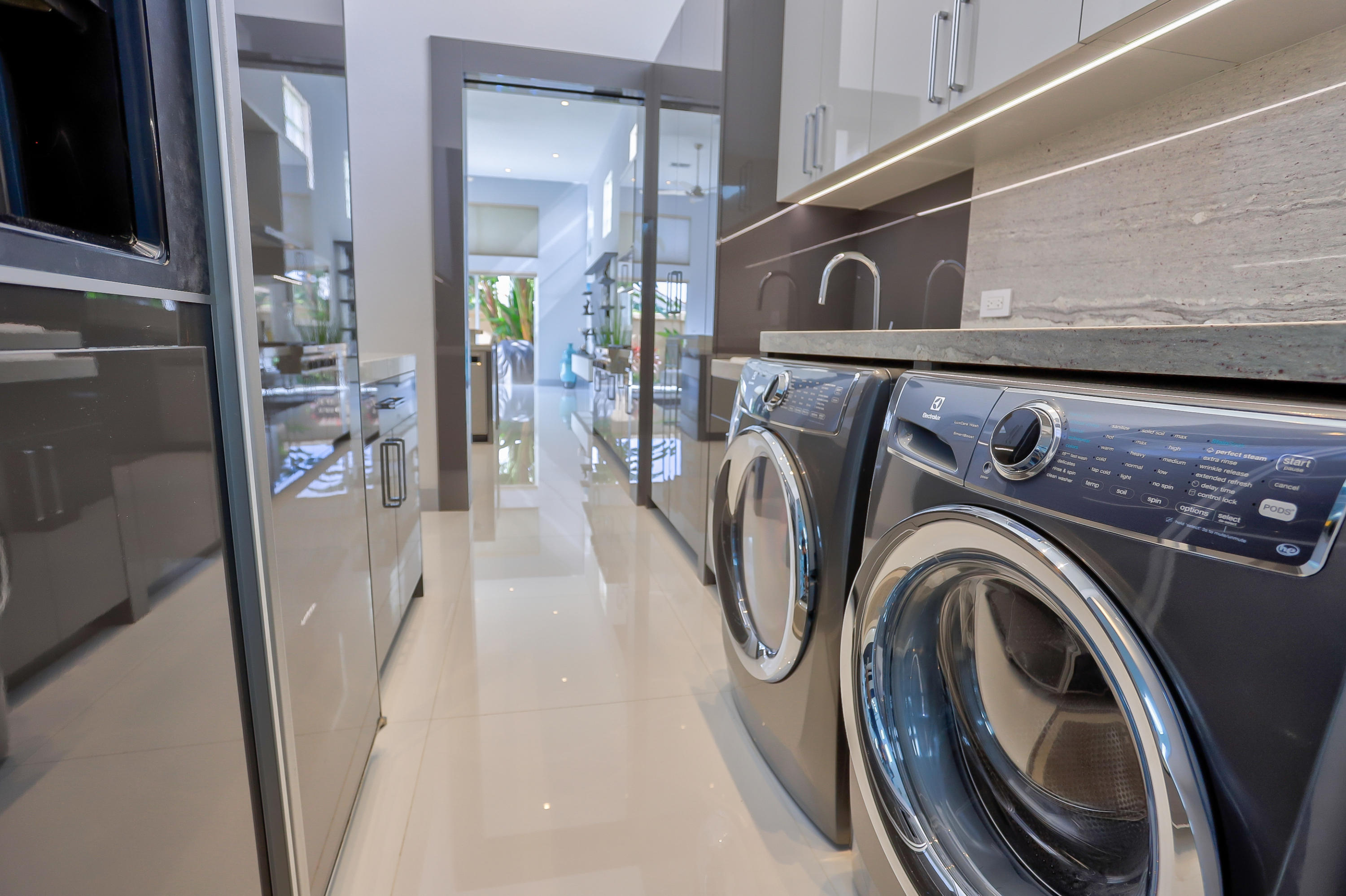 6573 Somerset Circle Boca Raton, FL 33496 - Photo 34 of 48 Laundry Rm