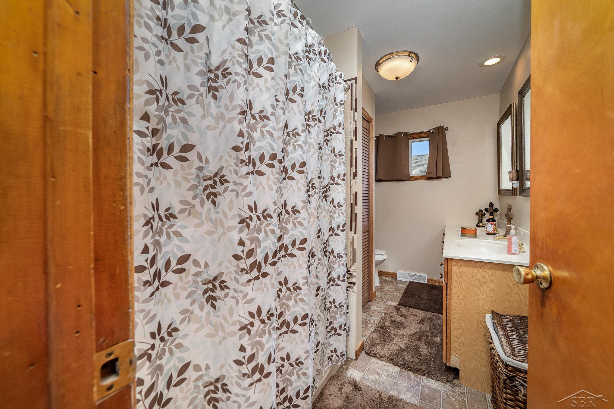 6140 North Westervelt Road Saginaw, MI 48604 - Photo 14 of 20 50162708-9ac130bf-6801-4505-a228-d5153eb5be42.JPG