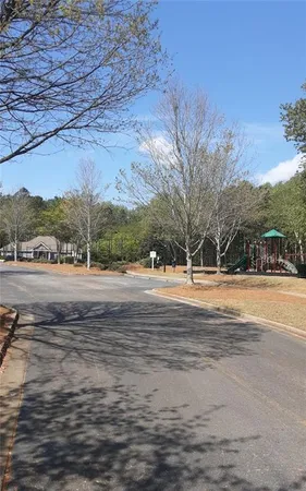 $2,750 | 132 Lakeshore Parkway, Newnan, GA 30263