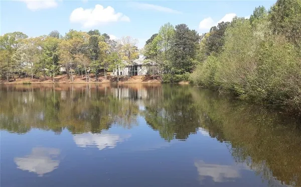 $2,750 | 132 Lakeshore Parkway, Newnan, GA 30263