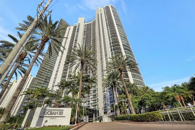 $13,500 | 18911 Collins Avenue, Unit 3307, Sunny Isles Beach, FL 33160