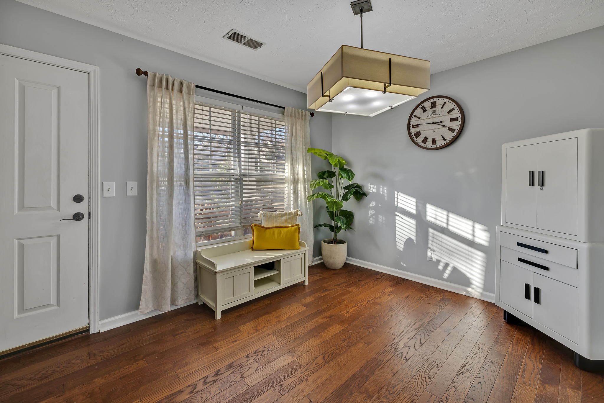 3435 Harpeth Springs Drive Nashville, TN 37221 - Photo 7 of 34 a living room with furniture and a window