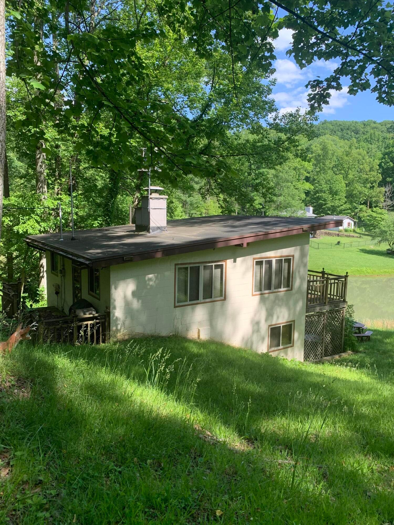 14110 Long Run Road Laurelville, OH 43135 - Photo 13 of 18 Side cabin view