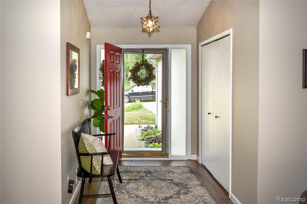 554 Curzon Road Rochester Hills, MI 48307 - Photo 8 of 35
