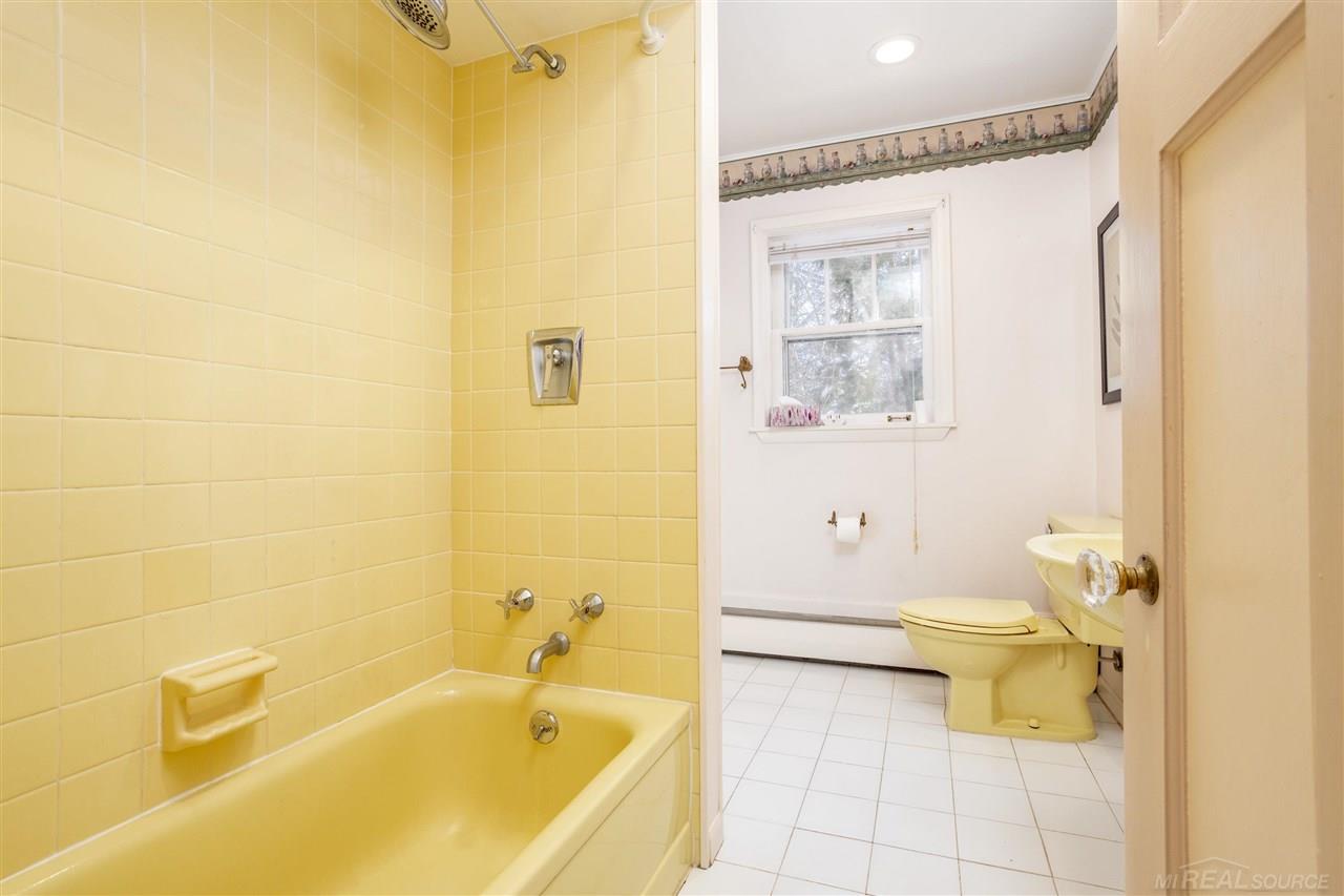 167 Moross Road Grosse Pointe, MI 48236 - Photo 31 of 71 50065932-30.JPG