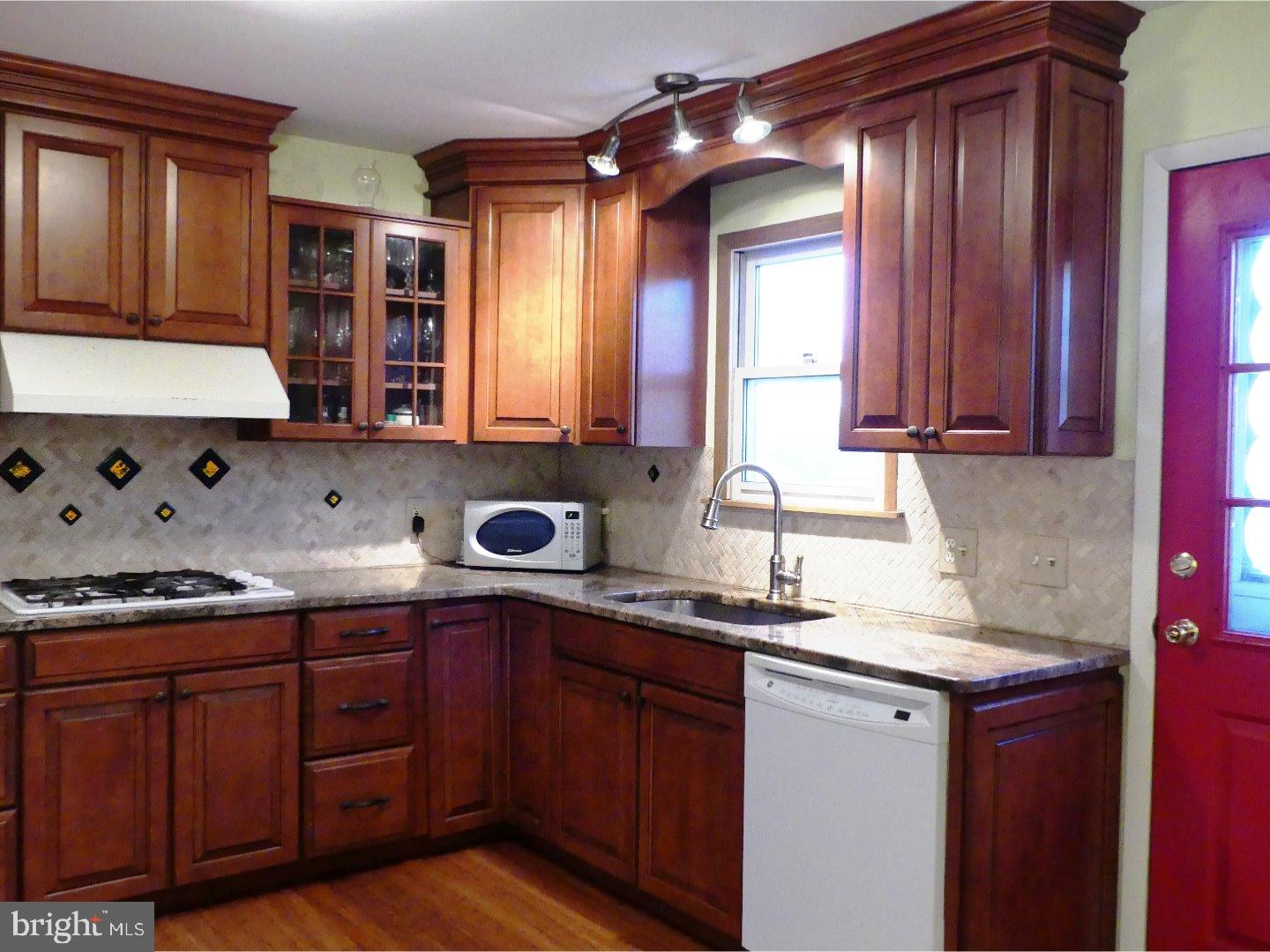 372 Klockner Road Hamilton, NJ 08619 - Photo 4 of 25 Kitchen