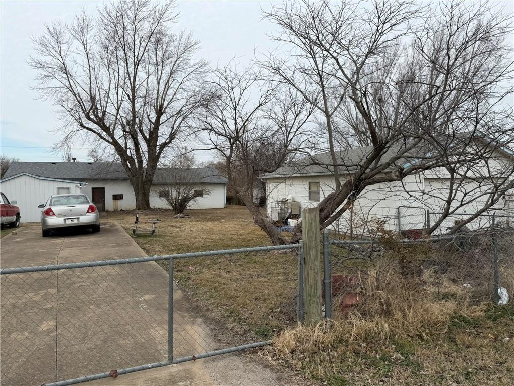 1407-1413 Rex Avenue Joplin, MO 64801 - Photo 3 of 14