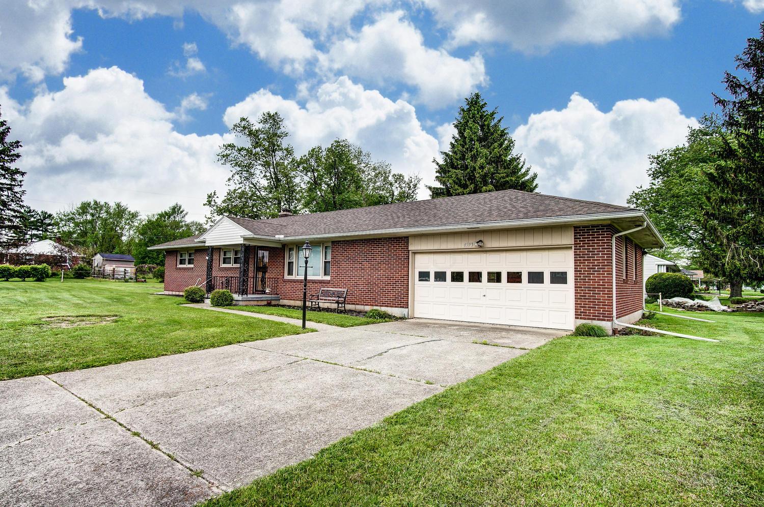 4593 Heron Road Springfield, OH 45502 - Photo 4 of 50
