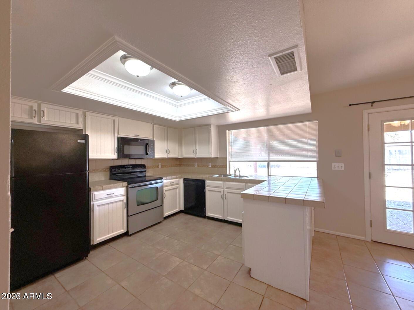 4826 West Hatcher Road Glendale, AZ 85302 - Photo 3 of 18
