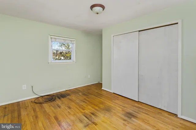 a view of walk in closet