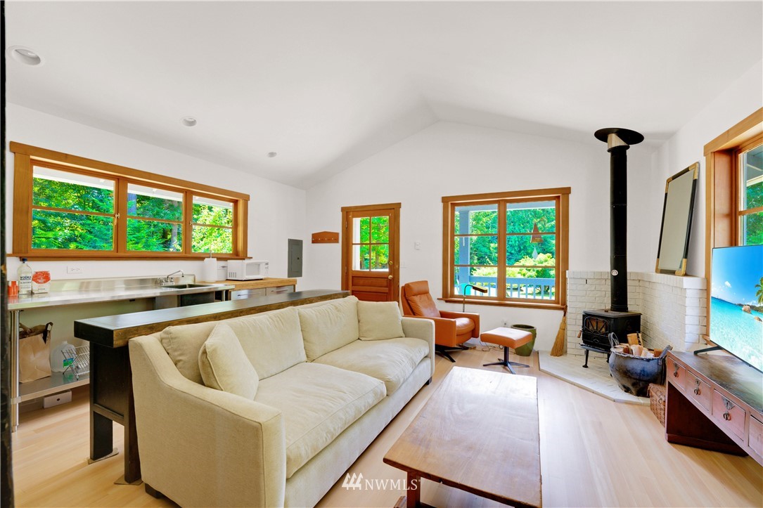 4812 West Shore Road Anacortes, WA 98221 - Photo 11 of 40 Gallery Image 11