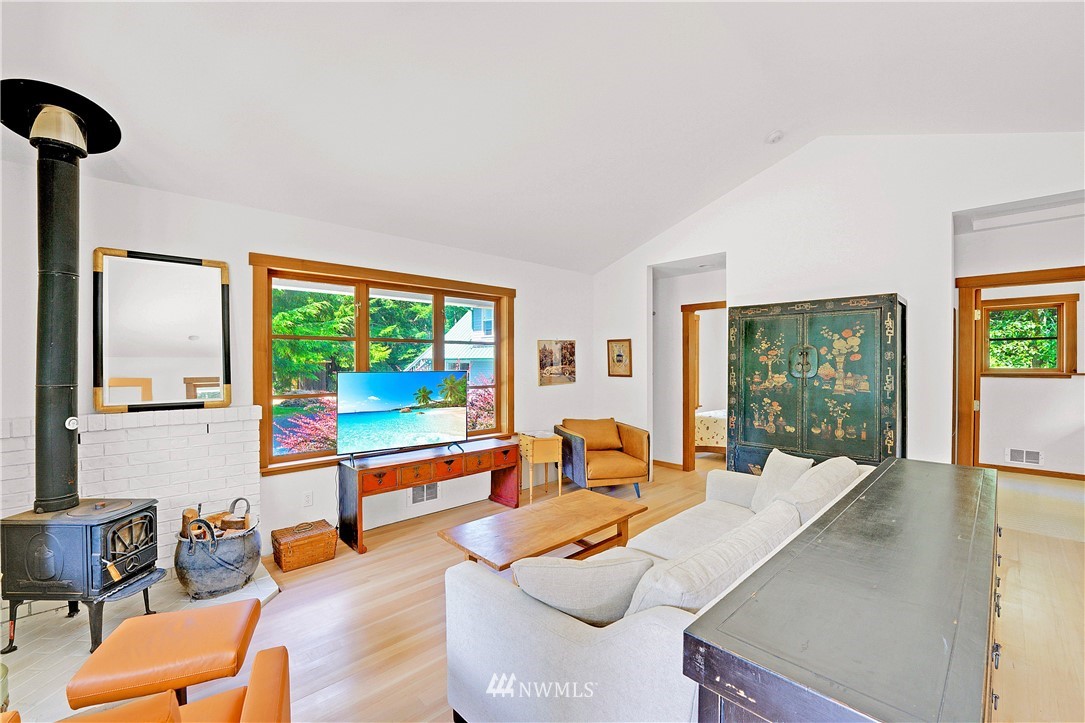 4812 West Shore Road Anacortes, WA 98221 - Photo 5 of 40 Gallery Image 5