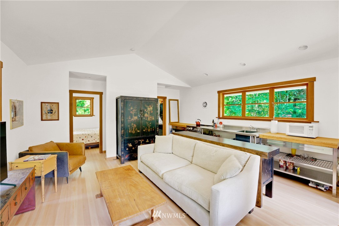 4812 West Shore Road Anacortes, WA 98221 - Photo 9 of 40 Gallery Image 9