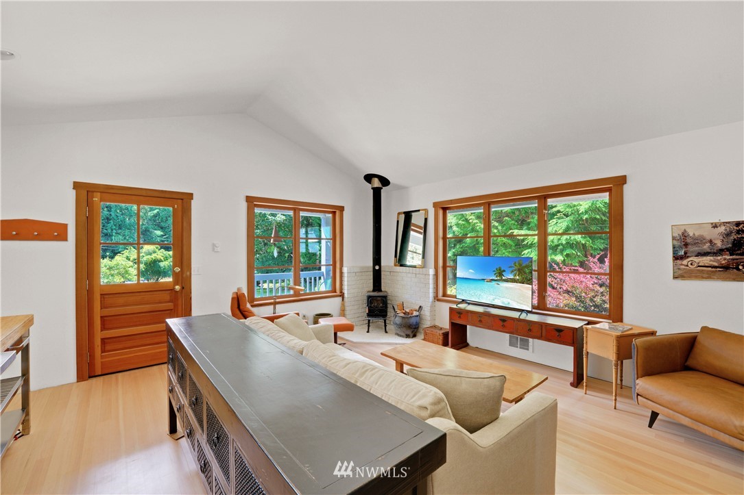 4812 West Shore Road Anacortes, WA 98221 - Photo 10 of 40 Gallery Image 10
