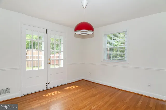 $4,950 | 5504 Beech Avenue, Bethesda, MD 20814