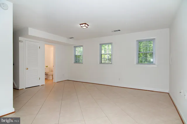 $4,950 | 5504 Beech Avenue, Bethesda, MD 20814