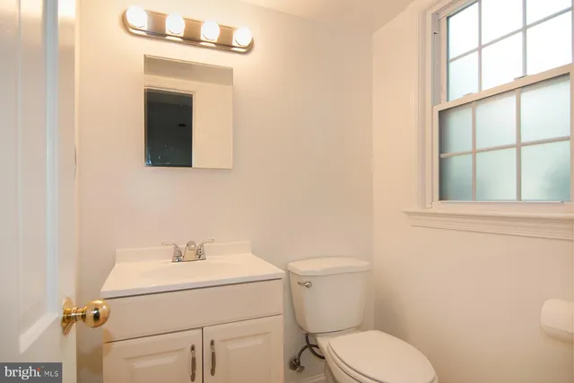 $4,950 | 5504 Beech Avenue, Bethesda, MD 20814