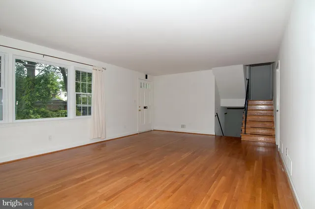 $4,950 | 5504 Beech Avenue, Bethesda, MD 20814