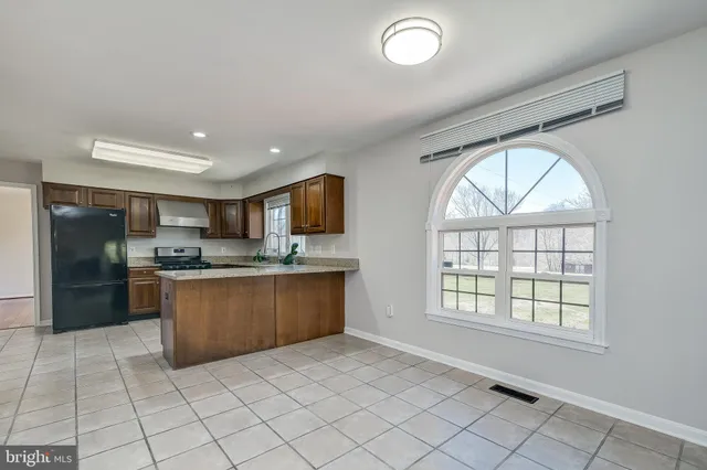 $4,650 | 19900 Belle Chase Drive, Gaithersburg, MD 20882