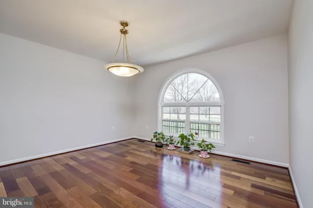 $4,650 | 19900 Belle Chase Drive, Gaithersburg, MD 20882