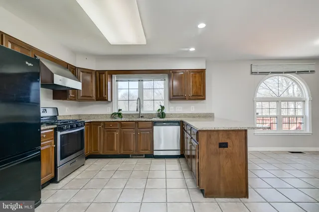 $4,650 | 19900 Belle Chase Drive, Gaithersburg, MD 20882