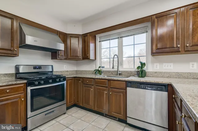 $4,650 | 19900 Belle Chase Drive, Gaithersburg, MD 20882