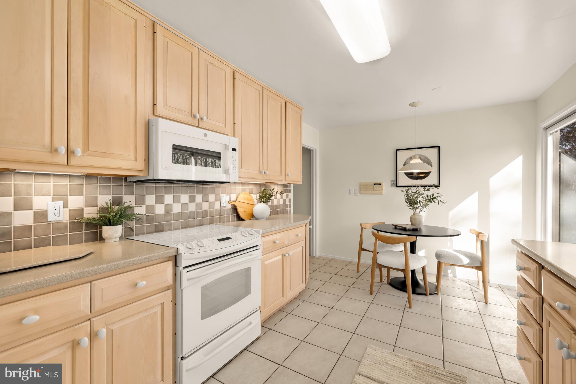 8809 Hidden Hill Lane Potomac, MD 20854 - Photo 14 of 55