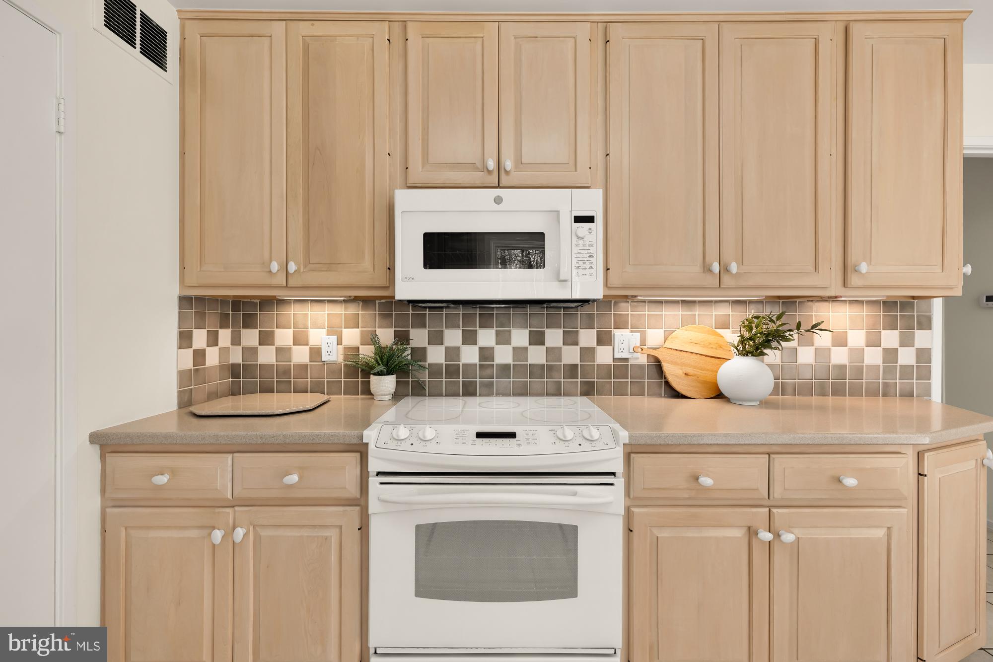 8809 Hidden Hill Lane Potomac, MD 20854 - Photo 15 of 55