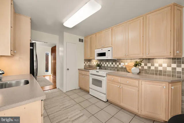 $1,025,000 | 8809 Hidden Hill Lane, Potomac, MD 20854