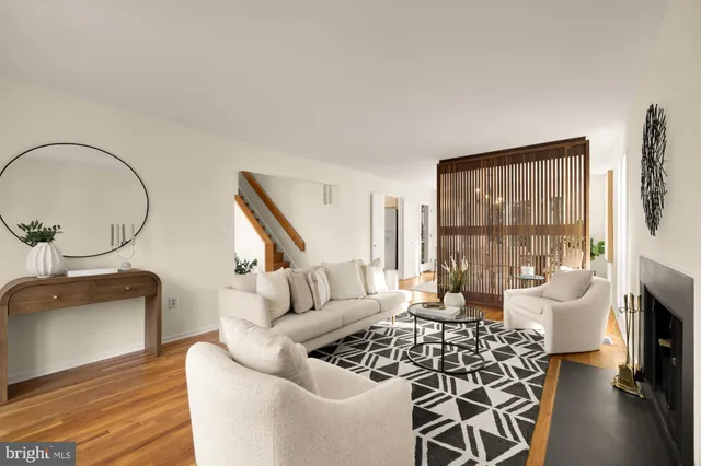 $1,025,000 | 8809 Hidden Hill Lane, Potomac, MD 20854