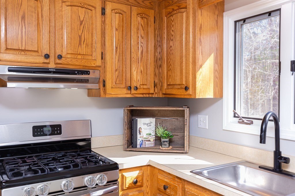 5 Kathleen Road Bridgewater, MA 02324 - Photo 6 of 42