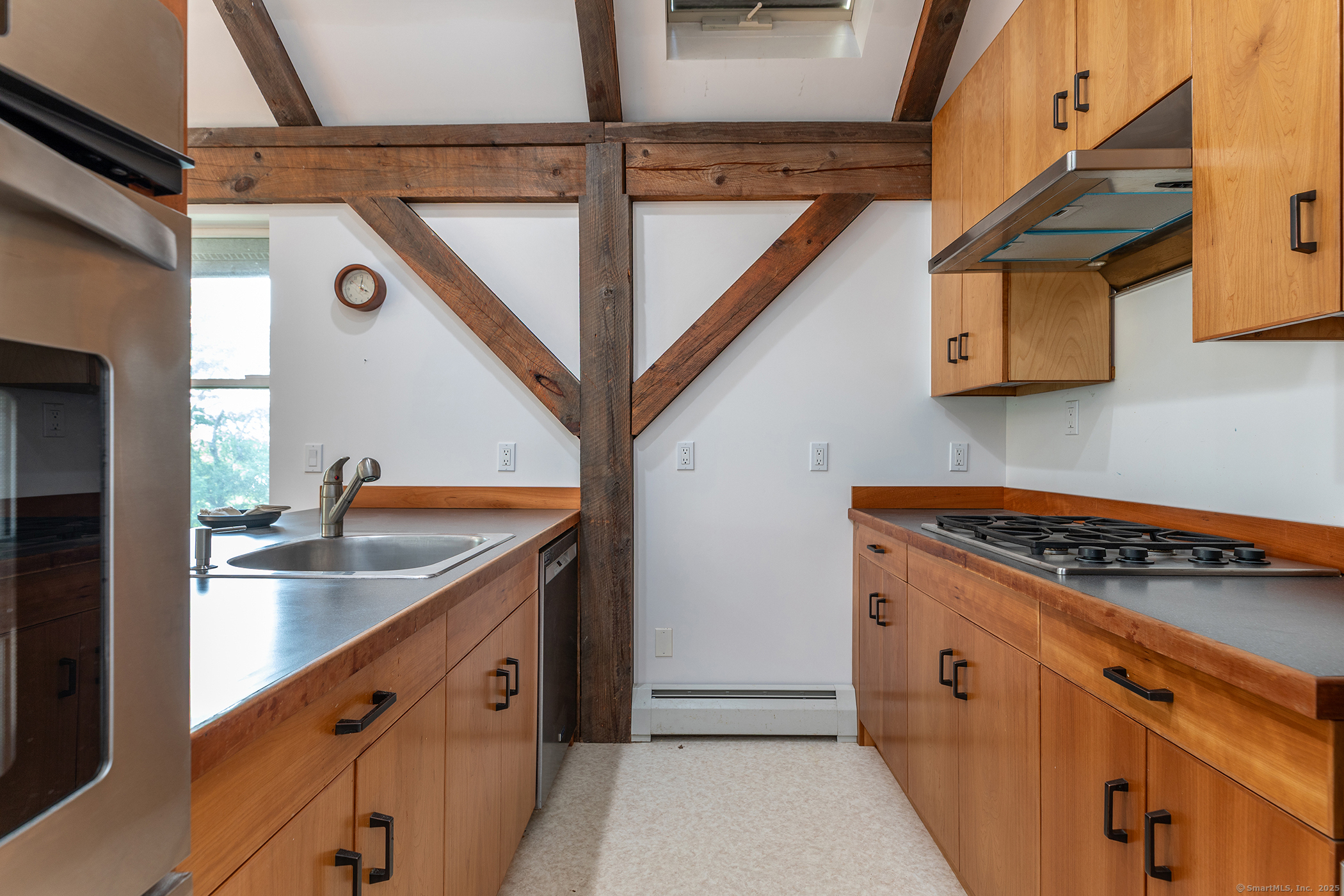 178 Carter Road Kent, CT 06754 - Photo 19 of 37 a view of a kitchen with electric appliances