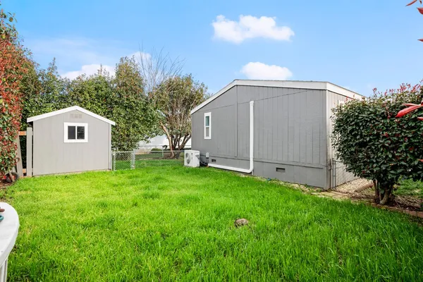 a view of backyard with garden