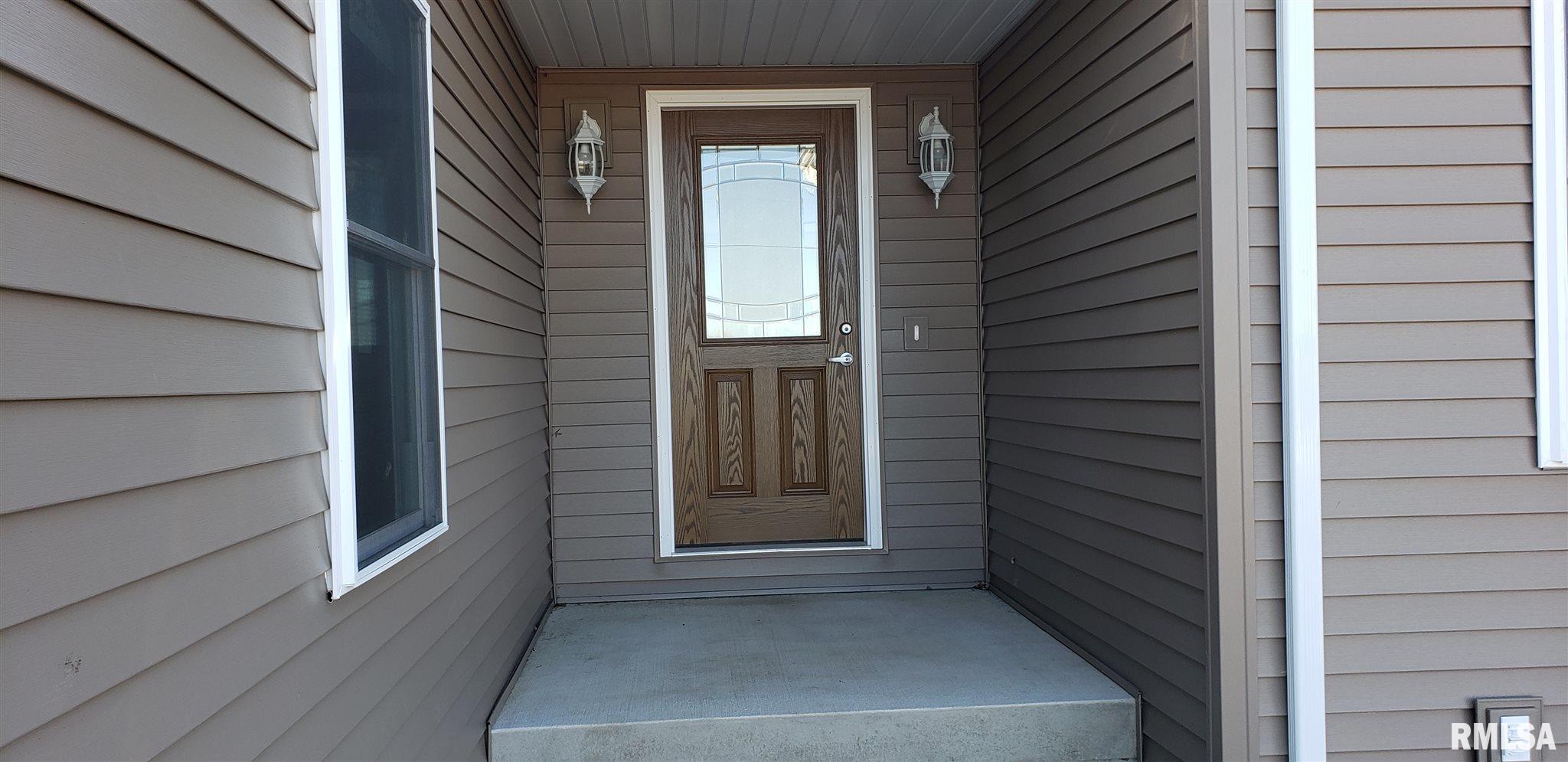 398 East Cypress Road Canton, IL 61520 - Photo 5 of 43