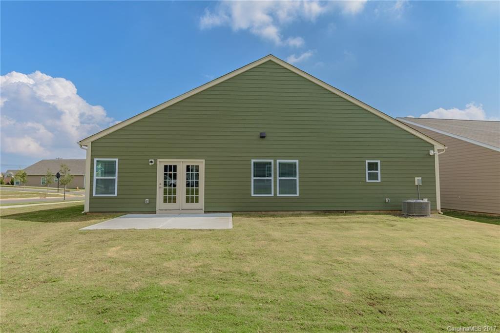 11120 Chapeclane Road, Unit 18 Charlotte, NC 28278 - Photo 3 of 9 Gallery Image 3