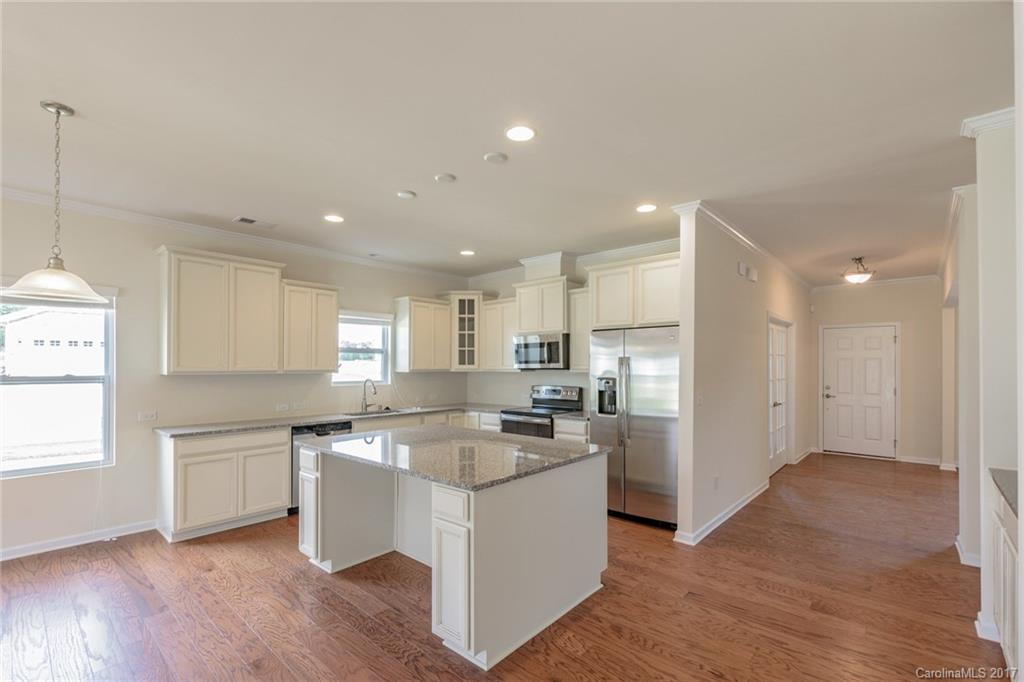 11120 Chapeclane Road, Unit 18 Charlotte, NC 28278 - Photo 6 of 9 Gallery Image 6