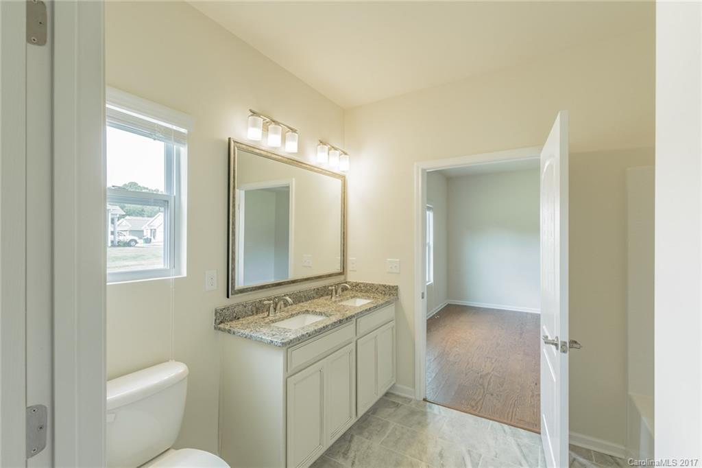 11120 Chapeclane Road, Unit 18 Charlotte, NC 28278 - Photo 8 of 9 Gallery Image 8