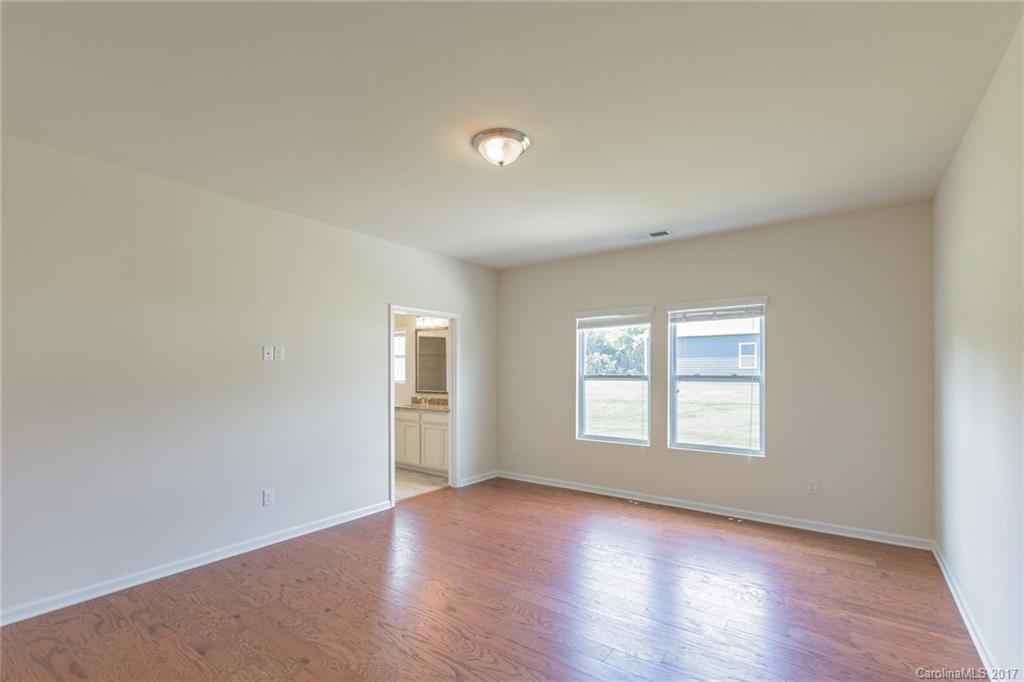 11120 Chapeclane Road, Unit 18 Charlotte, NC 28278 - Photo 9 of 9 Gallery Image 9