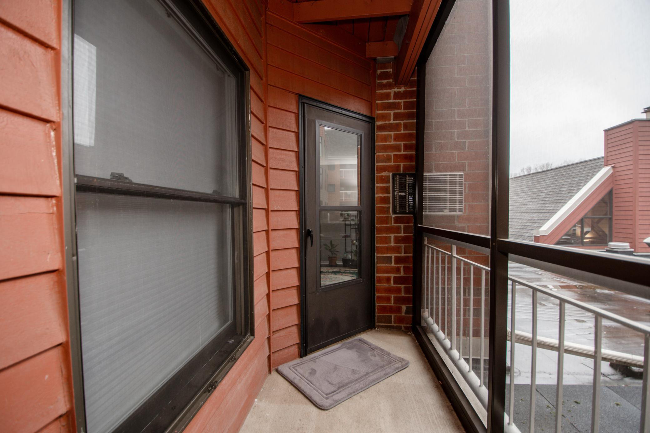 500 County B Road West, Unit 113 Roseville, MN 55113 - Photo 11 of 14