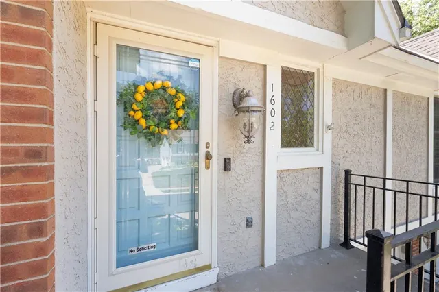 $369,950 | 1602 Northwest Weatherstone Lane, Blue Springs, MO 64015