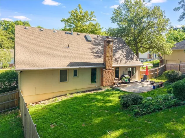 $369,950 | 1602 Northwest Weatherstone Lane, Blue Springs, MO 64015