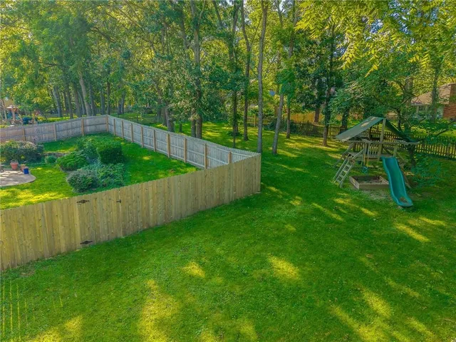 $369,950 | 1602 Northwest Weatherstone Lane, Blue Springs, MO 64015