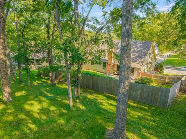 $369,950 | 1602 Northwest Weatherstone Lane, Blue Springs, MO 64015